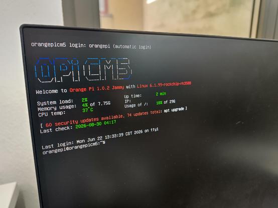 linux console greets us on hdmi with orangepi branding :D